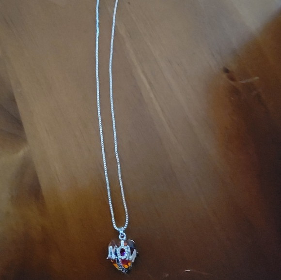 MoM Heart Neckace ❤️ - Picture 4 of 4